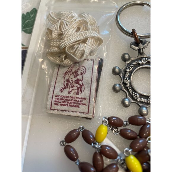 Lot Of Religious Crucifixes Handmade Rosaries Scapula & Finger Rosary Keychain - Picture 2 of 13